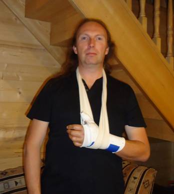 RHAPSODY Guitarist Injures Hand With Circular Saw