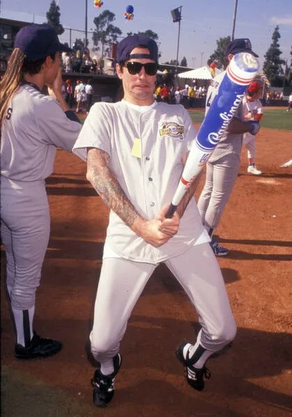 Tommy Lee bat
